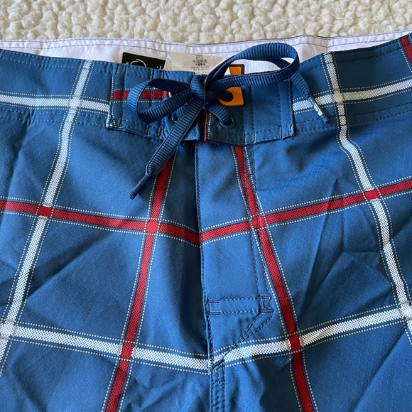 Quiksilver Men's Waterman Board shorts - Picture 5 of 9